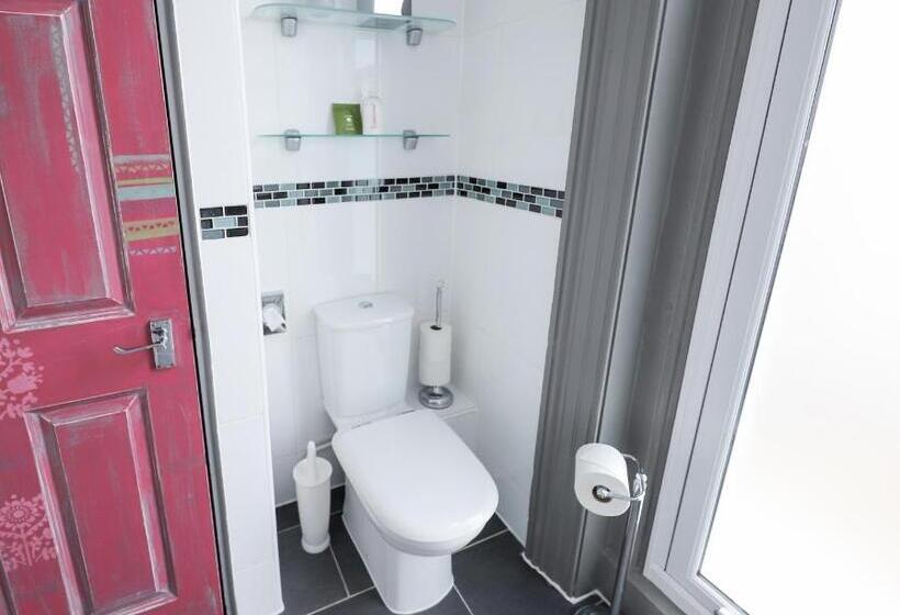 اتاق لوکس, The Cavalaire