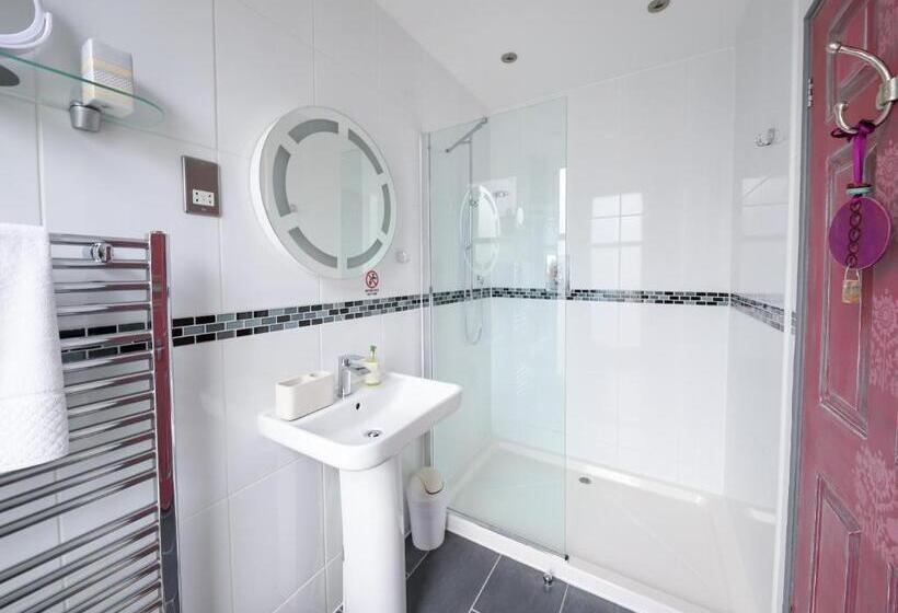 اتاق لوکس, The Cavalaire