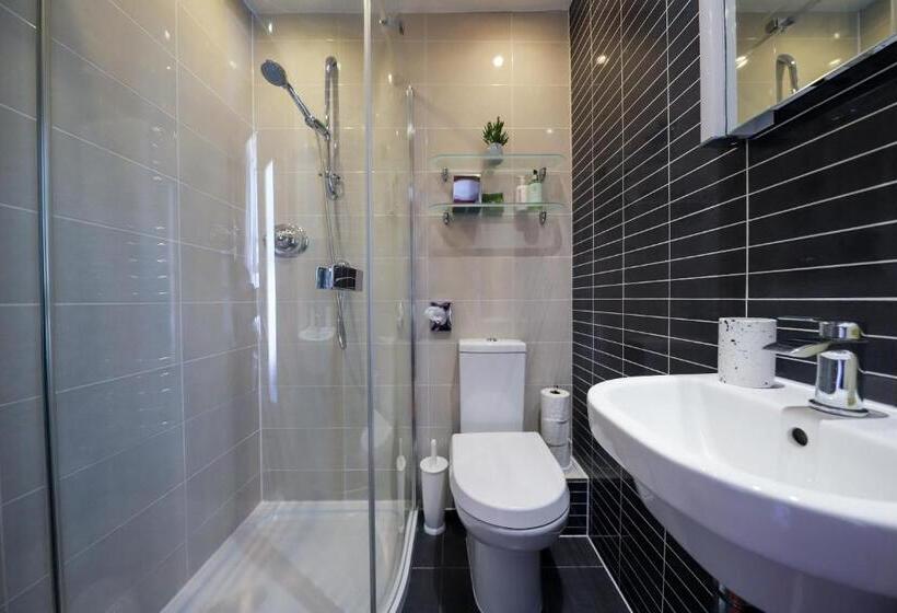 اتاق استاندارد, The Cavalaire