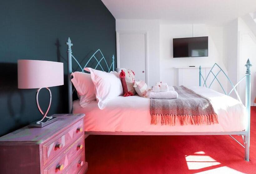 اتاق سوپریور, The Cavalaire