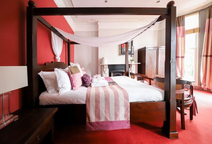 اتاق لوکس, The Cavalaire