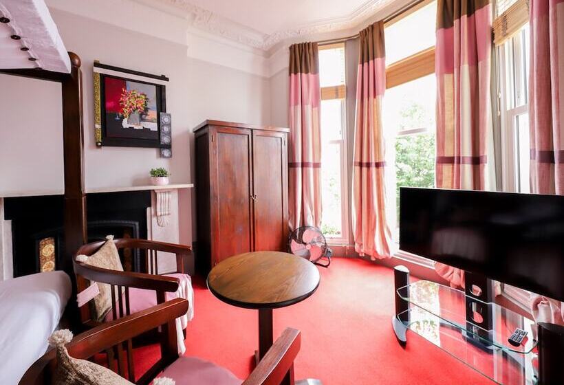 اتاق لوکس, The Cavalaire