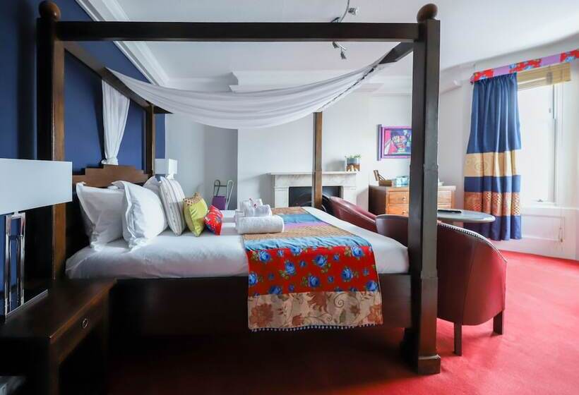 اتاق لوکس, The Cavalaire