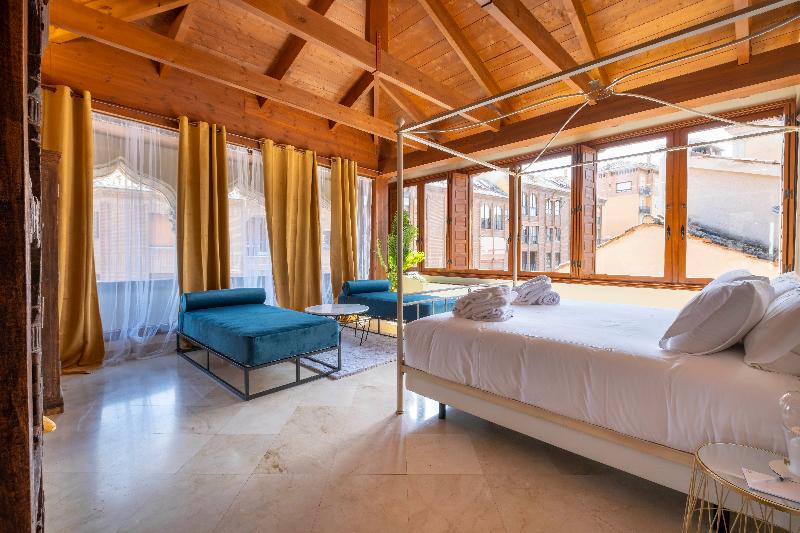 سوییت جونیور, Cetina Palacio Ayala Berganza