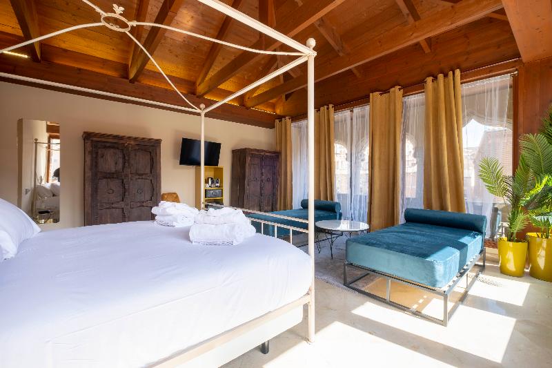 سوییت جونیور, Cetina Palacio Ayala Berganza