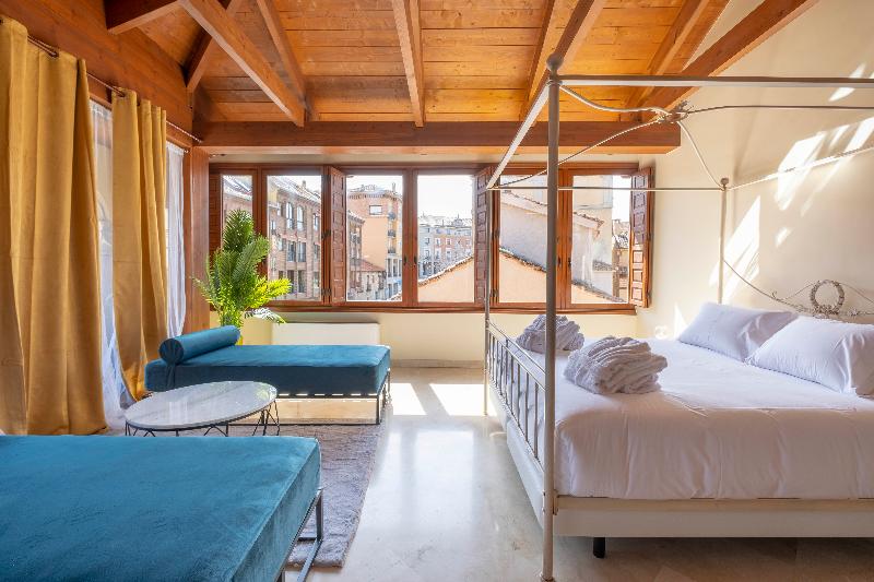 سوییت جونیور, Cetina Palacio Ayala Berganza