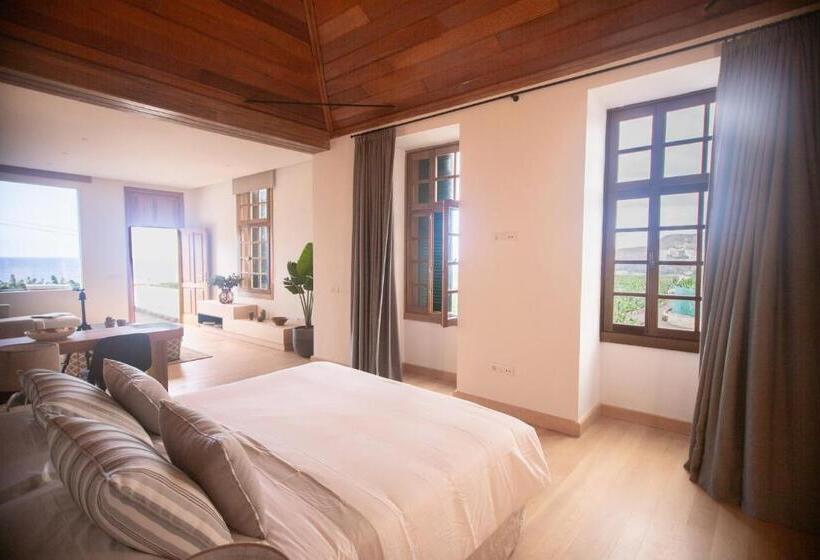 海景套房, El Patio