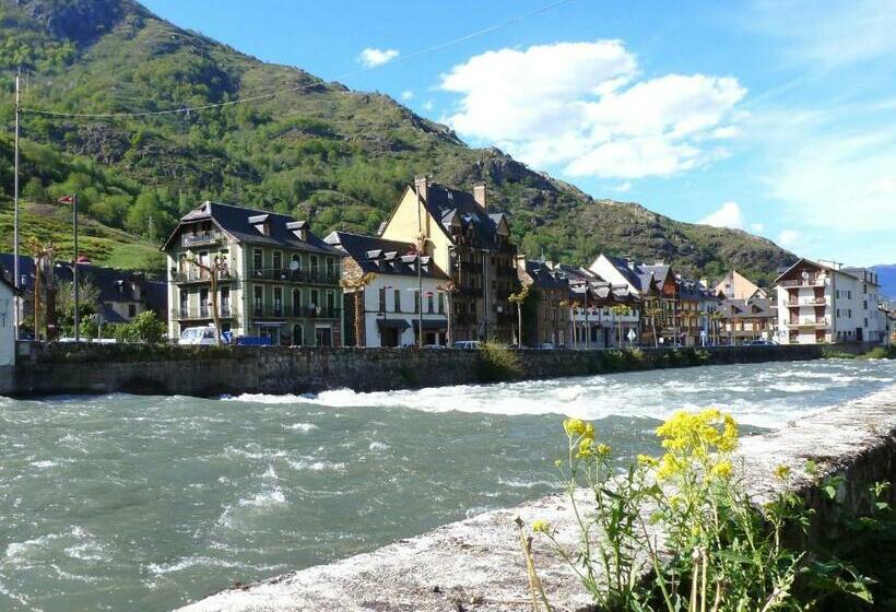 חדר סטנדרט, Garona