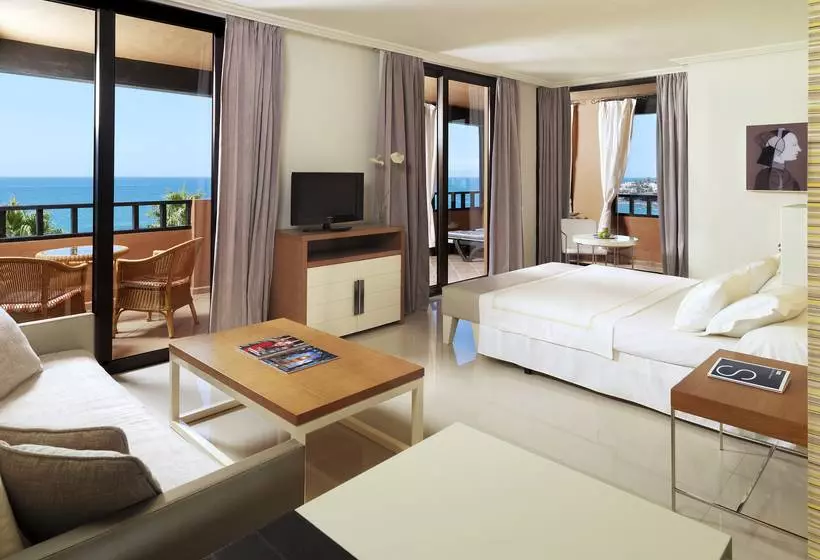سوییت جونیور, H10 Costa Adeje Palace