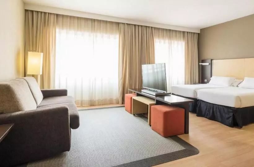 اتاق استاندارد سه نفره, Ilunion Suites Madrid