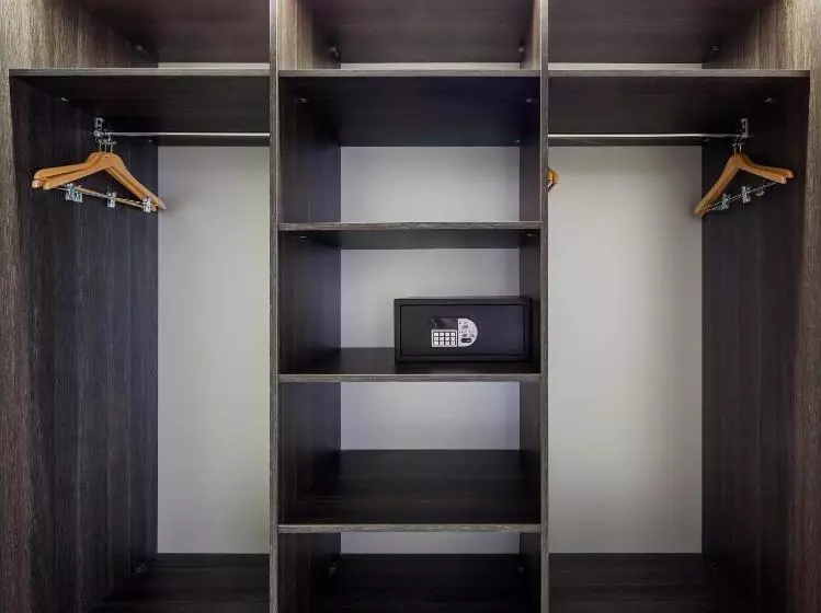 اتاق استاندارد سه نفره, Ilunion Suites Madrid