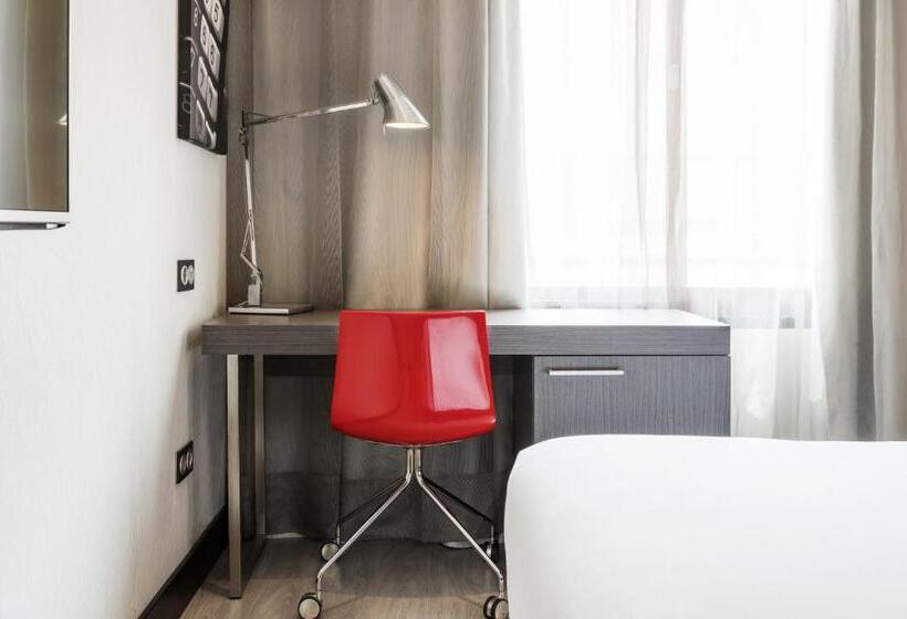 اتاق استاندارد, Ilunion Suites Madrid