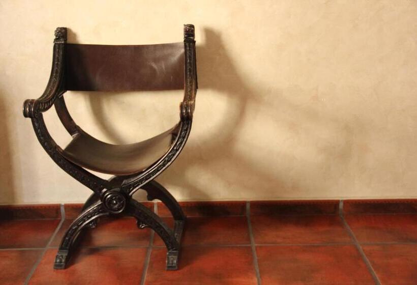 اتاق راحتی, La Posada De Manolo