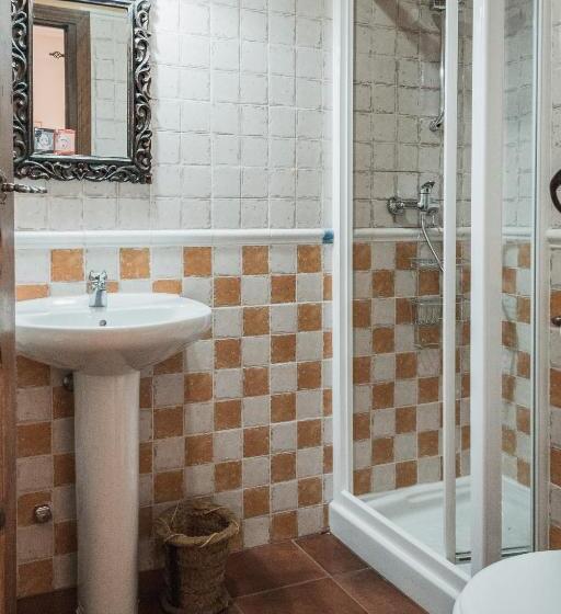 اتاق عادی, La Posada De Manolo