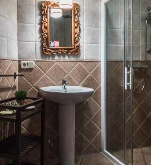 اتاق عادی, La Posada De Manolo