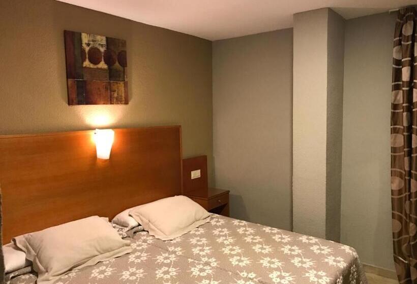 Chambre Triple Standard, Los Galanes