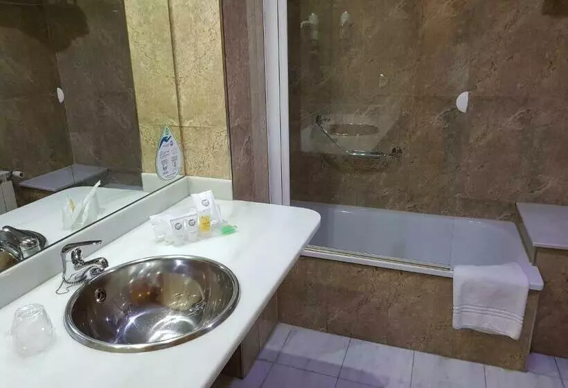 اتاق استاندارد یک نفره, Oca Villa De Aviles