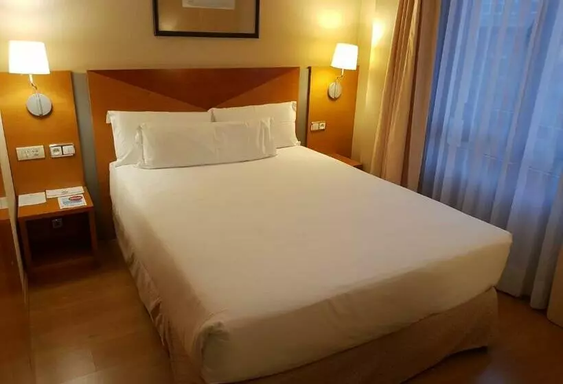 اتاق استاندارد یک نفره, Oca Villa De Aviles