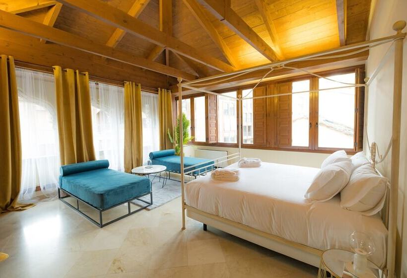 سوییت جونیور, Cetina Palacio Ayala Berganza