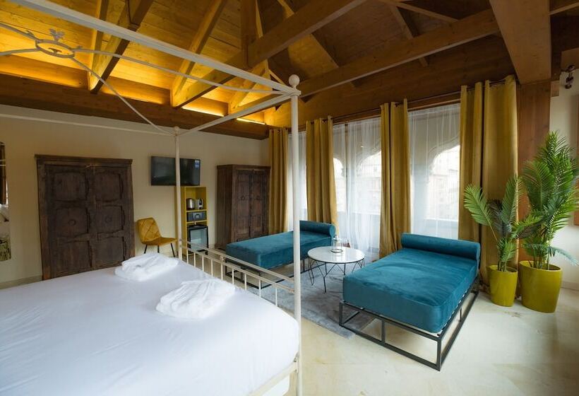 سوییت جونیور, Cetina Palacio Ayala Berganza