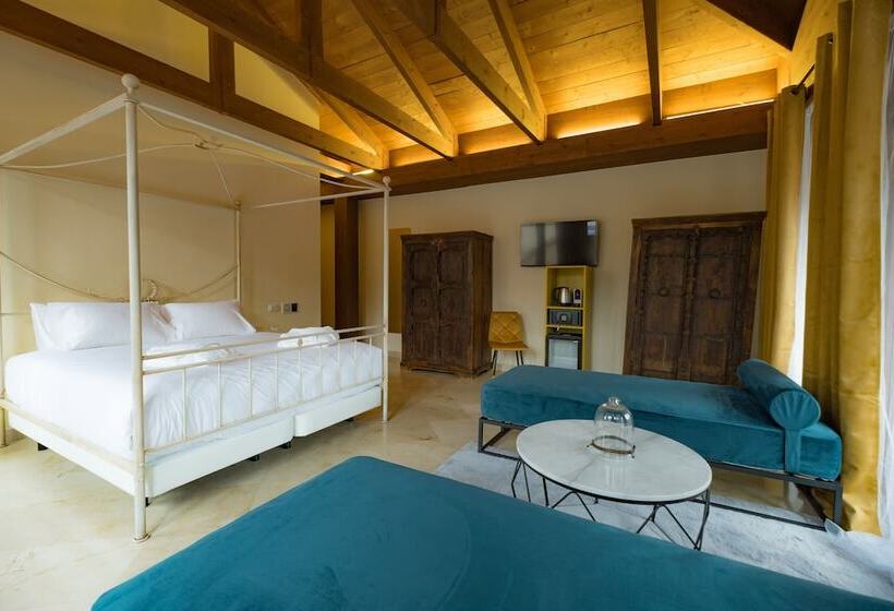 سوییت جونیور, Cetina Palacio Ayala Berganza