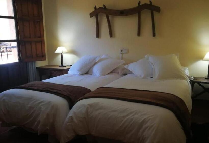 Номер Стандарт Вид на Горы, El Jardin Del Conde