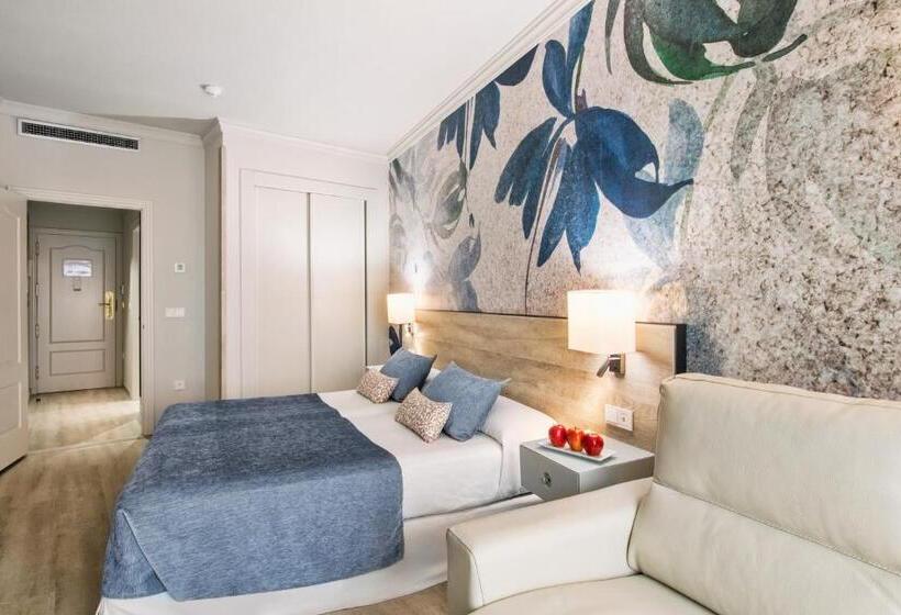 اتاق استاندارد سه نفره, Salles Hotel Málaga Centro