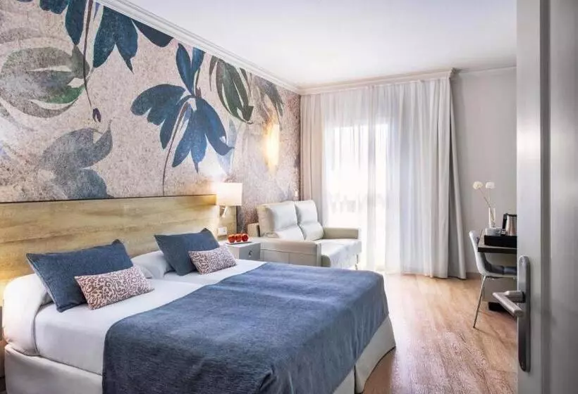 اتاق استاندارد سه نفره, Salles Hotel Málaga Centro