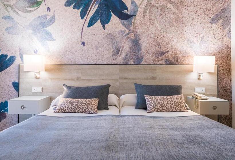 اتاق خانوادگی, Salles Hotel Málaga Centro