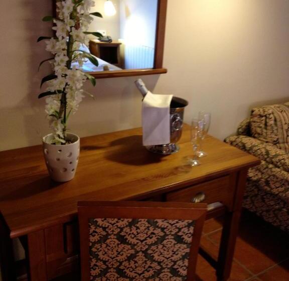 اتاق استاندارد سه نفره, Xalet Verdu