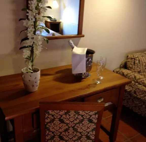 اتاق استاندارد سه نفره, Xalet Verdu
