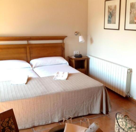 اتاق استاندارد سه نفره, Xalet Verdu