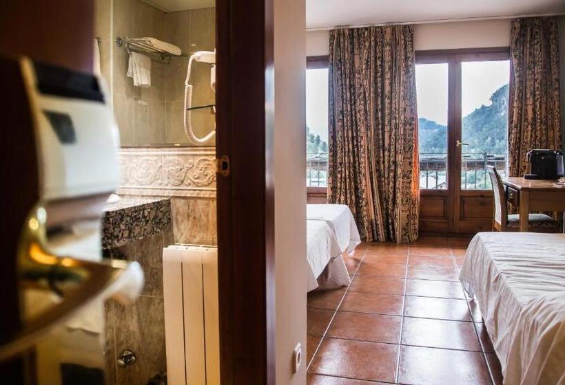 اتاق استاندارد سه نفره, Xalet Verdu