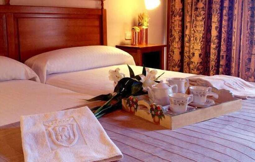 اتاق استاندارد سه نفره, Xalet Verdu