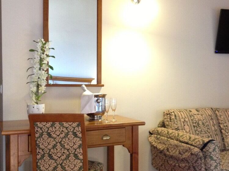 اتاق استاندارد چهار تخته, Xalet Verdu