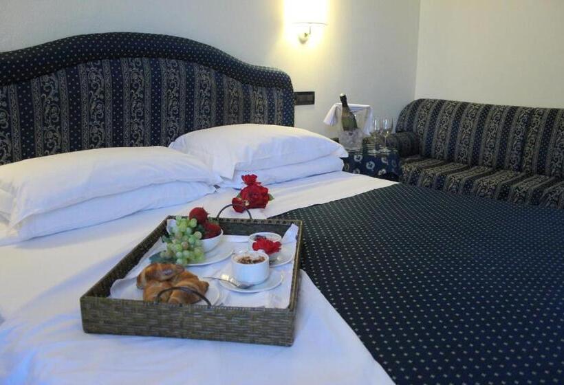 컴포트 트리플 룸, Yachting Hotel Mistral