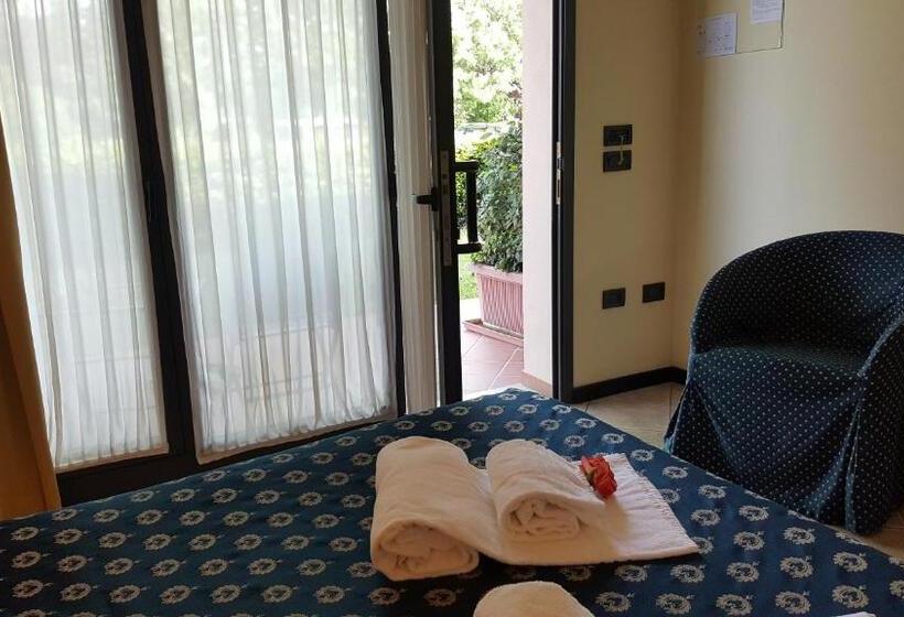 이코노미 룸, Yachting Hotel Mistral