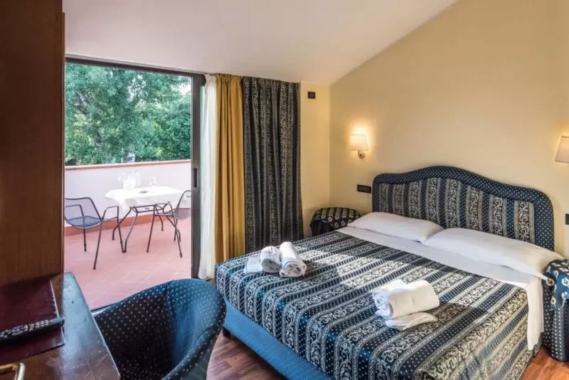 اتاق راحتی, Yachting Hotel Mistral