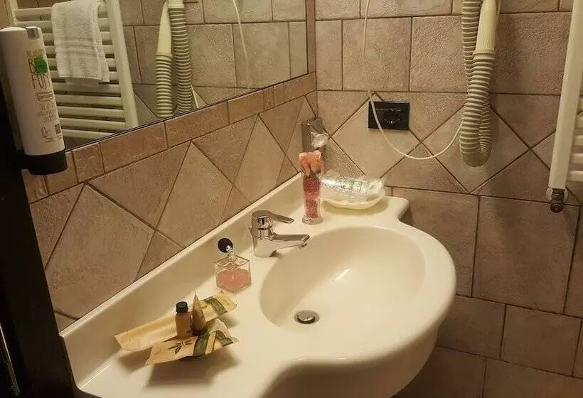 اتاق اکونومی, Yachting Hotel Mistral