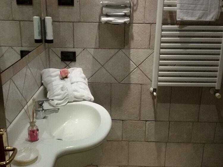 Семейный Номер, Yachting Hotel Mistral