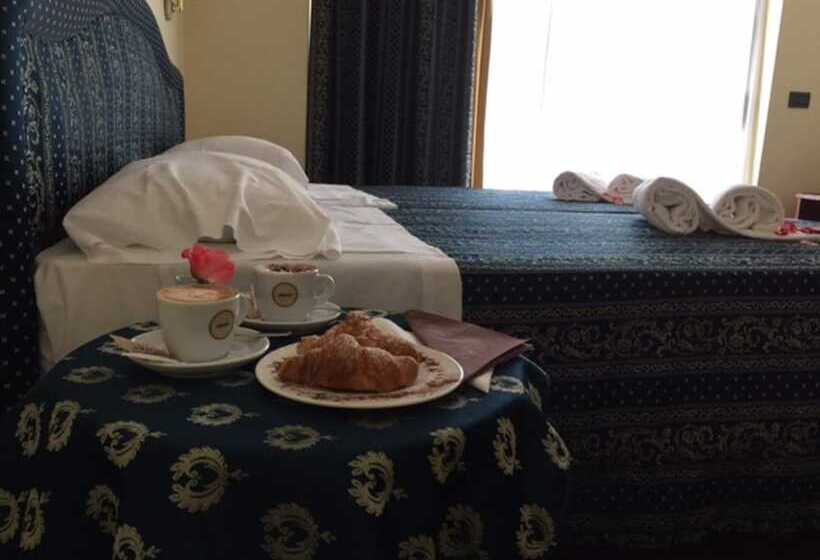 컴포트 트리플 룸, Yachting Hotel Mistral