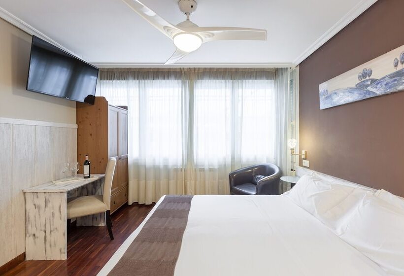 غرفة قياسية, Zumaia Hotela