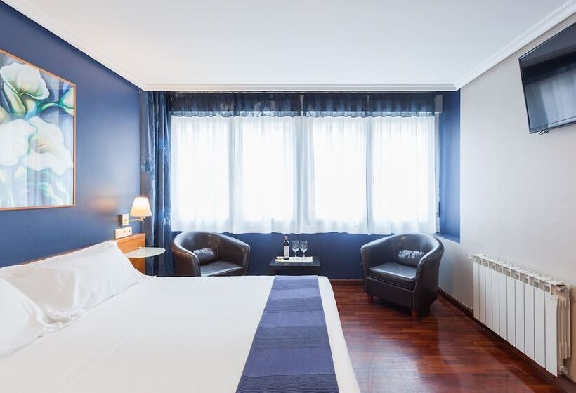 غرفة قياسية رباعية, Zumaia Hotela