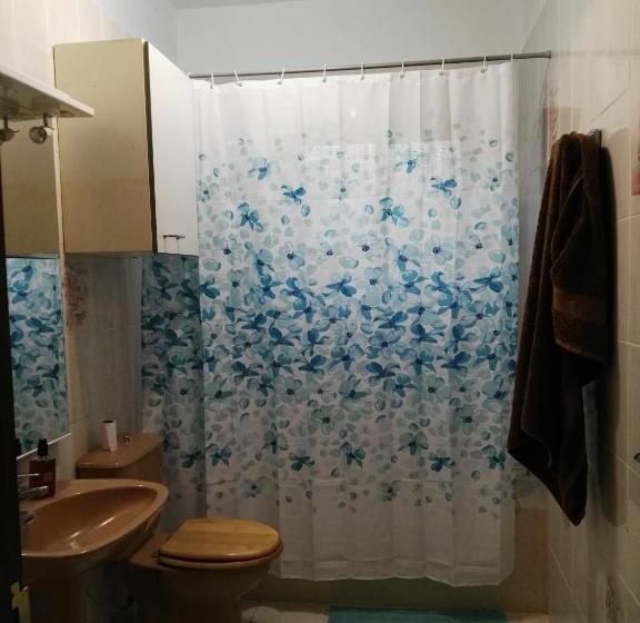 标准三人间, Donde Brilla El Sol