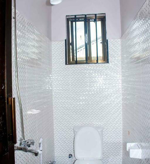Номер Стандарт, Wanyama B&b