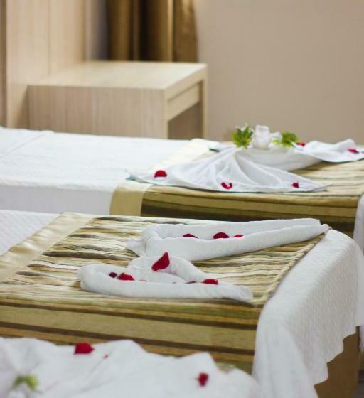 اتاق استاندارد سه نفره, Denizhan Otel