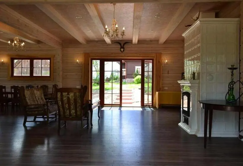 اتاق استاندارد سه تخته با سرویس بهداشتی مشترک, Sunny Beaver B&b