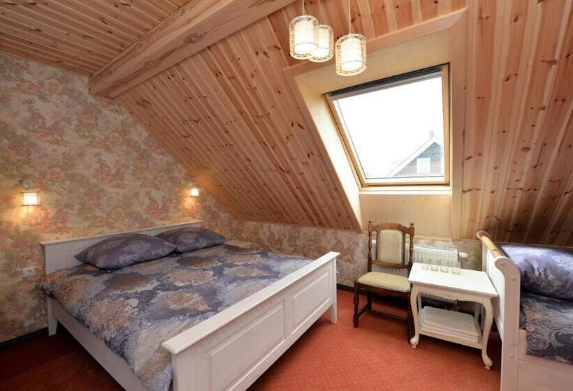 اتاق استاندارد چهارنفره با سرویس بهداشتی مشترک, Sunny Beaver B&b
