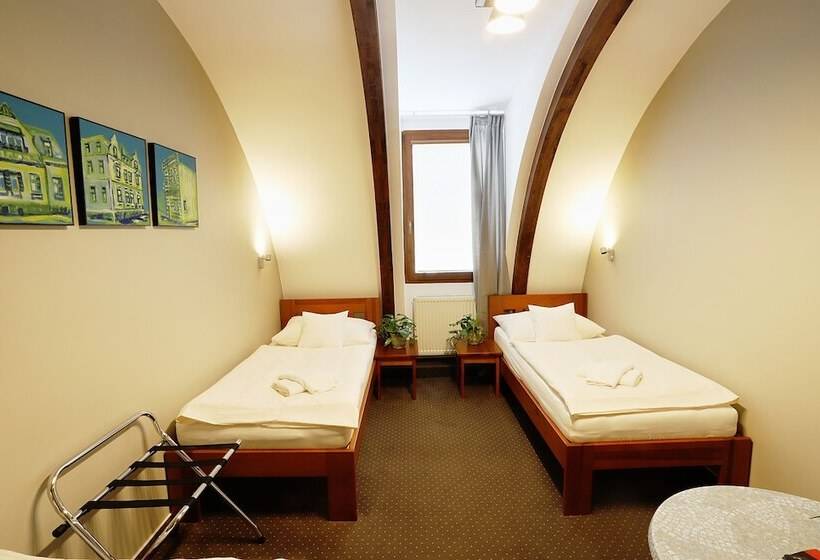 标准三人间, Apart Hotel Jablonec