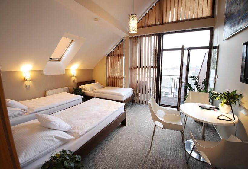 舒适三人间, Apart Hotel Jablonec